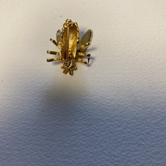Vintage Bee with Flexible Wings Pin - Picture 4 of 9